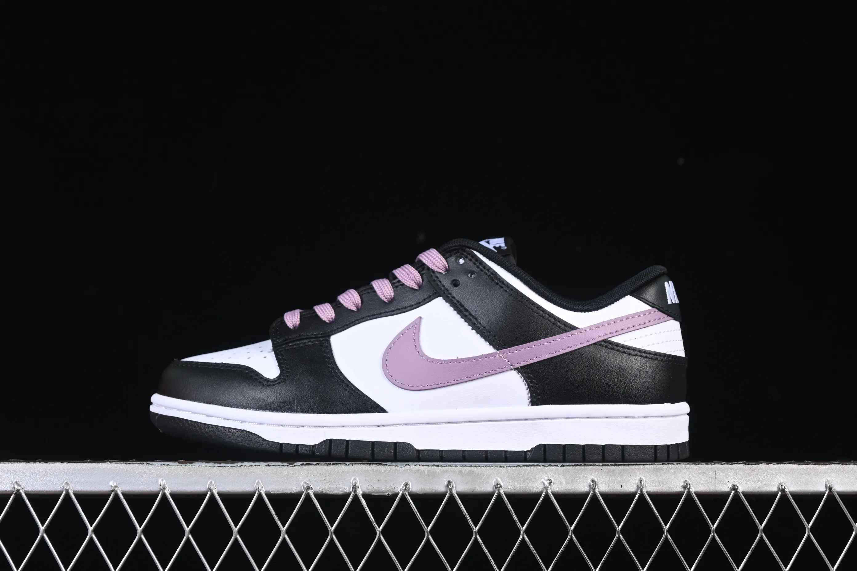All categories Nk SB Dunk series Nk SB Dunk Low low-top sneakers Nike SB Dunk Low black and white purple hook low-top casual sneakers DD1391-100